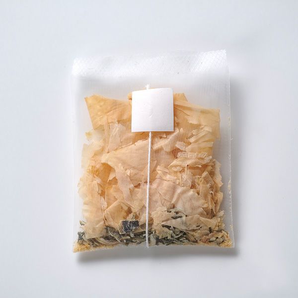 ティーパッグ型で紅茶の様に天然出汁を楽しめます