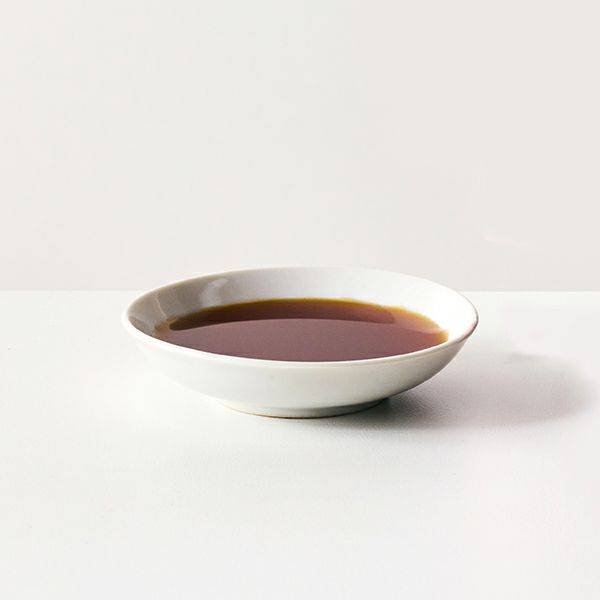 天然利尻昆布とかつお本枯節、醤油と本みりんなどを使用したストレートタイプのめんつゆです。